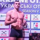 Украинский боксер вышел в финал чемпионата Европы, побив россиянина (видео)