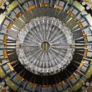 Ученые: Новый адронный коллайдер может породить черную дыру на Земле