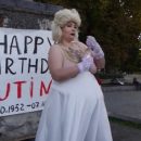 В Киеве обнаженная активистка Femen поздравила Путина с последним днем рождения