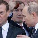 iPhone украл его мозг: Медведев поразил сеть странным заявлением