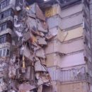 В России обрушились все девять этажей жилого дома (видео)