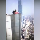 В Китае известный руфер снял свою гибель, падение с 62 этажа (видео)