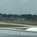 На авиашоу в Сингапуре загорелся самолет (видео)