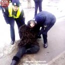В Киеве замерзал ребенок, пока пьяная тетя спала в снегу