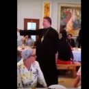 В сети подняли на смех видео с российским священником, поющим 