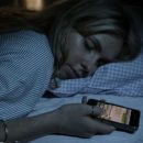 Сон со смартфоном вызывает рак: Медики сделали предупреждение