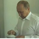 Варит кофе Пескову: Путин внезапно снялся в рекламе