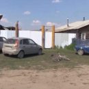 Жилые дома российского поселка попали под обстрел военных