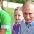 В сети высмеяли постановочную встречу Путина с подростками