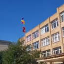 Сеть насмешил конфуз на школьной линейке в России