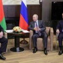 На приставном стульчике: Медведева высмеяли из-за нового фото