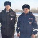 Российские полицейские умудрились погасить пожар снежками