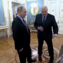Лукашенко подарував Путіну чотири мішки картоплі: з'явилося відео