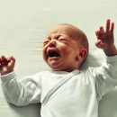 В российском роддоме младенцу заклеили рот пластырем