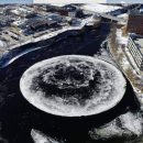 В США вращается гигантский ледяной диск на реке (видео)