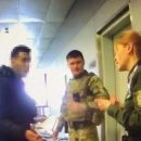Иностранец набросился на пограничника в Борисполе из-за отказа во въезде (видео)