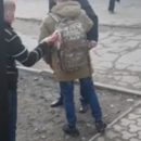 В Черновцах пассажир маршрутки ударил водителя камнем по голове (видео)