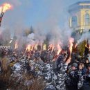 Протест возле дома Гладковских: усадьбу забросали петардами