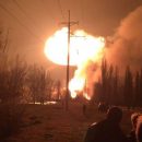 Кадры мощных взрывов с пожаром в Кропивницком (видео)