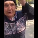 В Харькове посреди улицы загорелась женщина