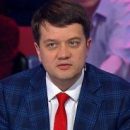 «Цього ніколи не відбудеться при президентові Зеленському», — штаб обраного глави України про Донбас і Крим (Відео)