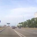 Неизвестные устроили беспредел на дороге в Киеве (видео)