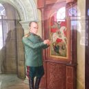 Духовный щит и Путин в рясе: сети повеселили фото выставки картин на Соловках