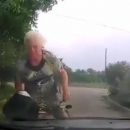 Бабушка на велосипеде влетела в патрульное авто