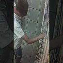 В Ужгороде мужчина воровал продукты в супермаркете и прятал в трусы