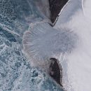 Гигантский ледник непрерывно вытекает в океан: ученые бьют тревогу