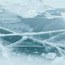 В России тридцать авто провалились под лед (видео)