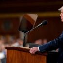 Трамп просит Сенат развязать ему руки для военного противостояния с Ираном