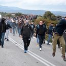 В Греции люди протестуют против новых лагерей для мигрантов