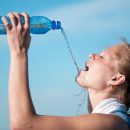 Врачи обозначили восемь признаков того, что вы пьете слишком мало воды