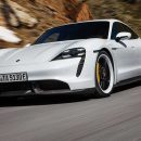 Деньги есть: украинцы неожиданно скупили элитные автомобили Porsche еще до премьеры в стране