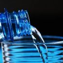 Учені пояснили, чому варто пити воду натщесерце